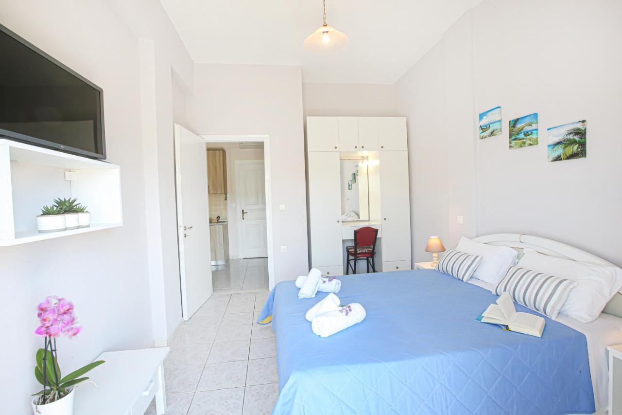 Angela'S House By The Sea Apartment Marathias  Exterior photo